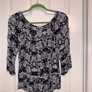 LAST CHANCE!! Democracy, black ruffle top, M